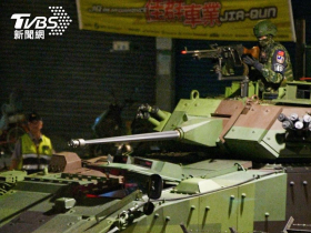 裝甲車、坦克穿梭都會區…漢光演習擦撞意外，《金融時報》：凸顯台灣1特色，敵軍進攻有多困難？