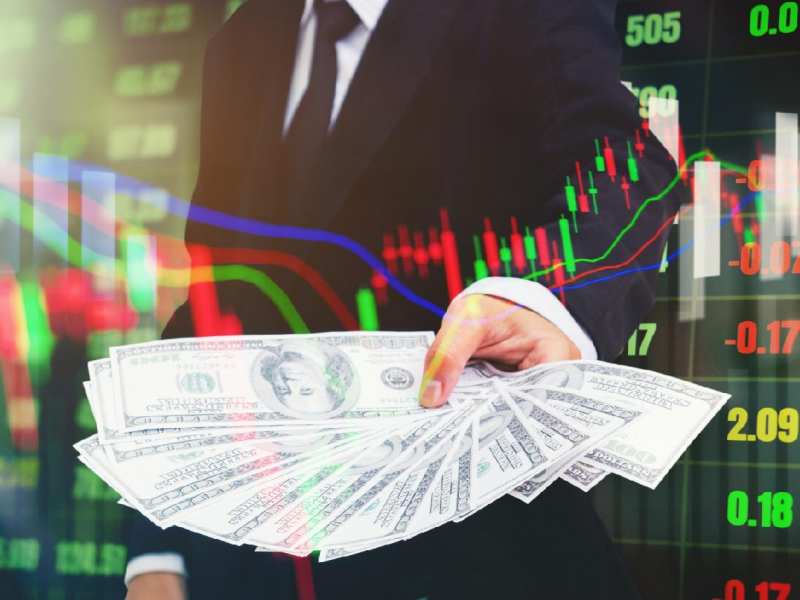 台幣強升買美股正夯！蘋果、星巴克...他用16檔個股+1檔ETF自組「52週領息攻略」，被動收入全年無休