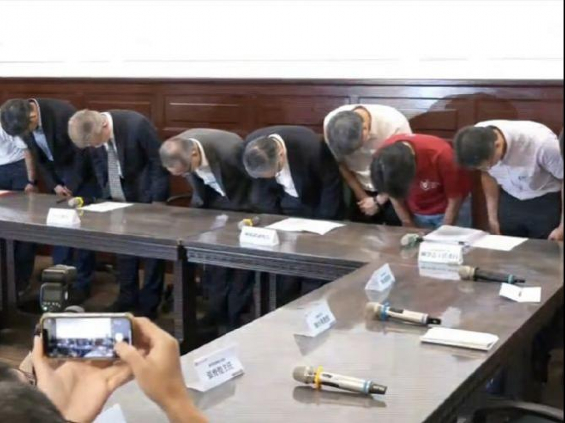 台師大抽血案／「從未想過以學分作為控制手段」，周台英鞠躬哭了：教練對不起你們...道歉信全文曝光