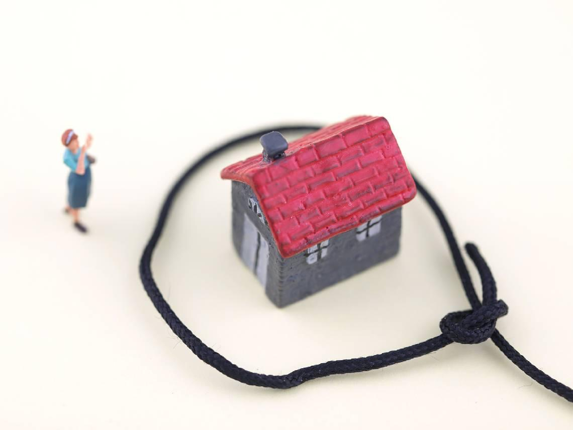 買房也能「貨到付款」？以為買到便宜房，假屋主捲千萬訂金跑了...只要多做「1個動作」，就能保住血汗錢