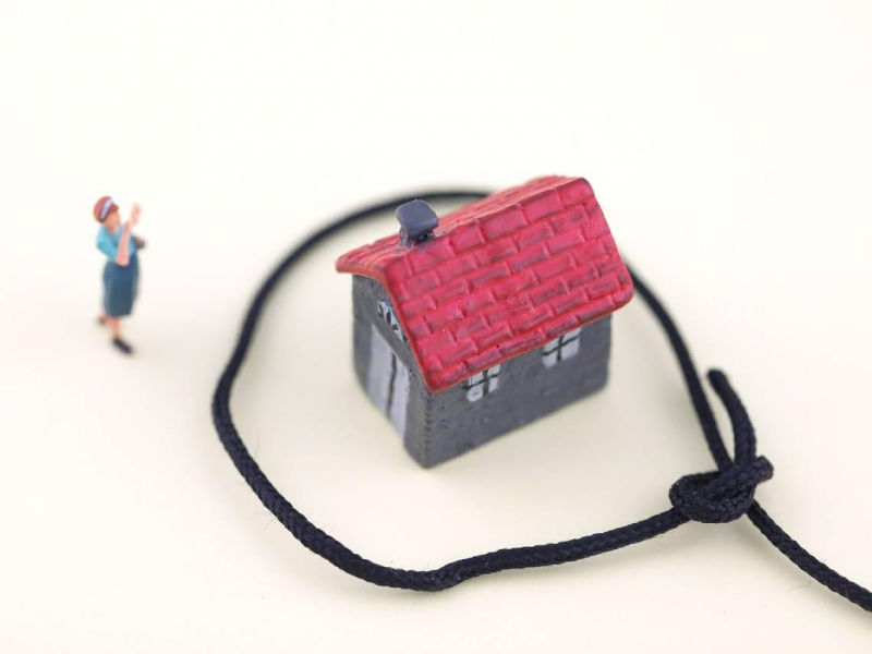 買房也能「貨到付款」？以為買到便宜房，假屋主捲千萬訂金跑了...只要多做「1個動作」，就能保住血汗錢