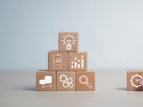 《漫步華爾街》作者墨基爾專文推薦《把經濟學剝光光》：「這是一本我自己也想寫的書」