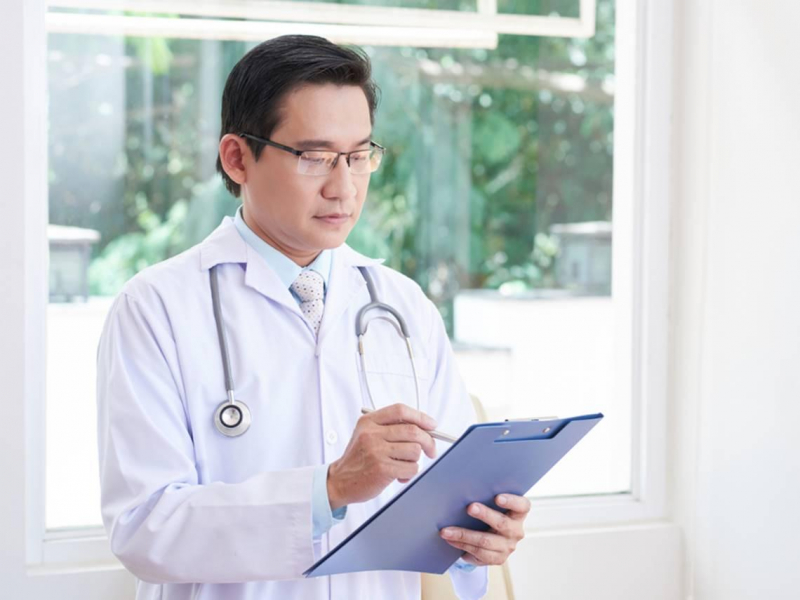 超過70歲罹癌該動刀？看太多長輩術後「得不償失」...高齡醫學權威曾被誤診胰臟癌：為何我寧願不開刀、不化療