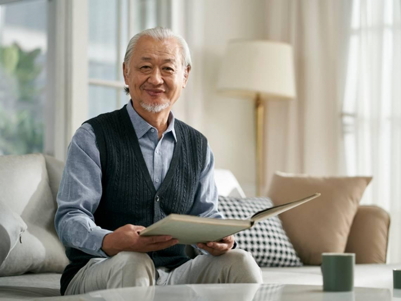 作家90歲中風被宣判「恐活不過2年」：每天睜開眼都是驚喜「還沒輪到我」，餘生每一天，迫不及待享受