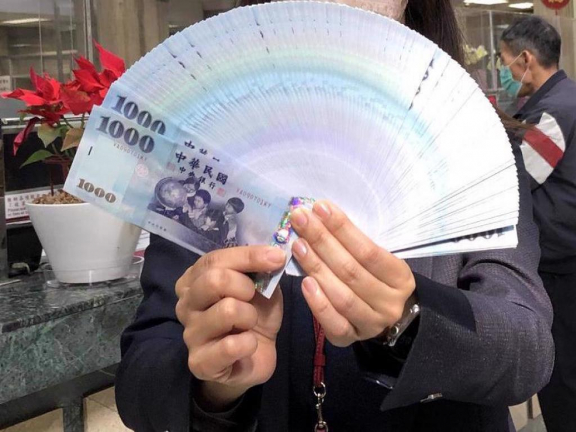 「普發現金一萬」不提覆議案！10月底前會發嗎？政院人士：後續還在研議中⋯態度轉變關鍵點曝光