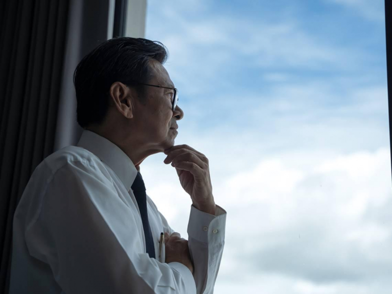 白手起家拚了20年、擁數千萬資產卻笑不出來…他嘆換來家庭破碎、全身病痛「有錢能換快樂」？