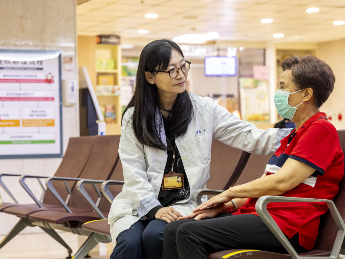 白色巨塔裡的無名天使！保護性侵個案、讓家屬同意器捐...24小時On call、醫護處理不了的事，他們一肩扛