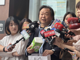 王世堅送衛生紙給柯建銘、開炮要求823撤案！賴清德道歉：黨公職全力支援民團「走完最後一哩路」