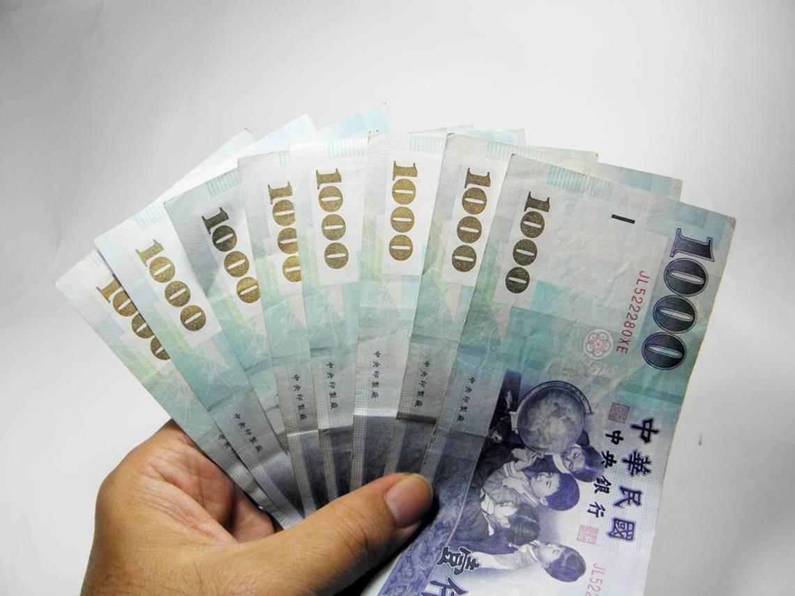 8月發錢了！勞退、勞保年金、國民年金…勞保局19筆給付領到月底，這筆錢月初就給，一次入帳近4萬