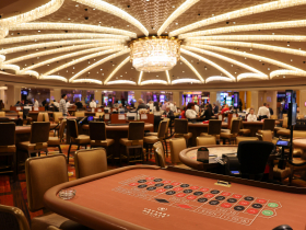 賭場沒窗戶、無時鐘、可借錢...贏太多列黑名單！ 心理學解密：為何走進去，總是輸到最後