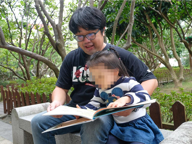 比0050、0056更好？超商店員40歲提早退休，4檔ETF「佛系存股」10年滾出2300萬，退休金翻倍這樣買