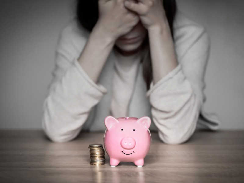 150萬存高股息ETF，帳上虧10%、配息也縮水，該出清改買0050？高股息vs市值型小資族怎麼選？一篇看懂差異