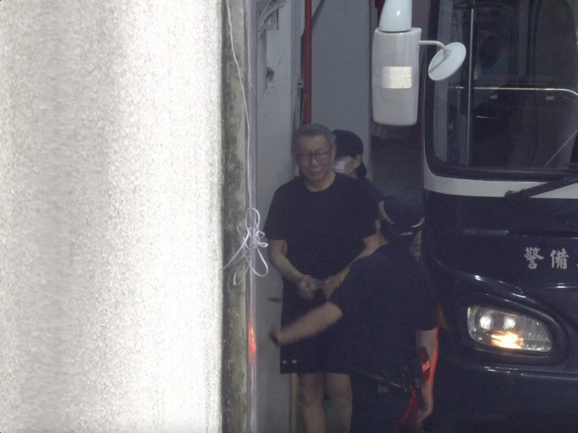 柯文哲提告鍾小平「當庭和解」！66歲壽星為何願撤案理由曝光…法庭抱怨民眾黨被抹紅：黨員一半都偏綠