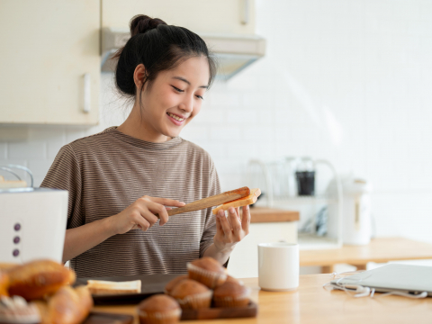 熟齡父母必懂「漢堡架構法」！讓孩子說話表達力立刻升級，每次開口都令人驚豔