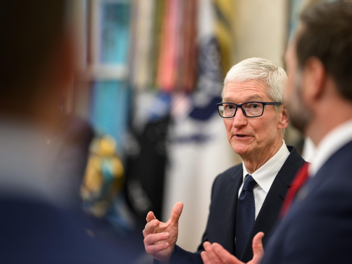 蘋果美國投資加碼千億美元！川普：半導體關稅晶片將課100%「一條件豁免」…台灣18檔蘋概股喜還憂