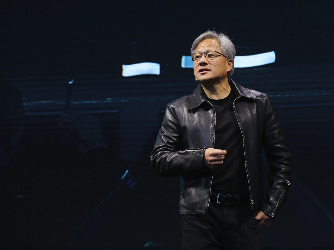 黃仁勳躍《財星》全球百大商界人士NO.1！蘇姿丰、魏哲家也入榜，去年榜首馬斯克掉到第幾？