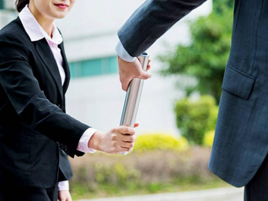 銀色海嘯來襲，企業接班難！全台高齡企業主突破兩成，「讓地球做股東」新模式能否破解接班荒？