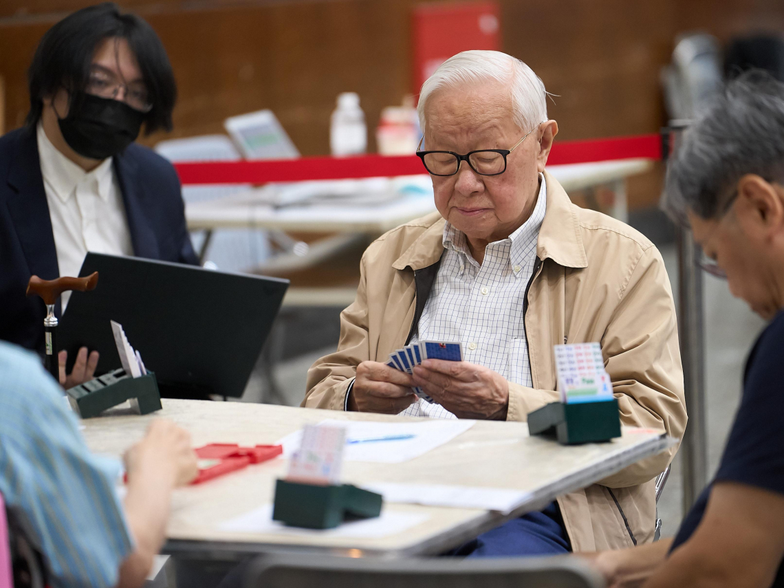 94歲張忠謀現身當隊長「領軍比橋牌」！牌齡逾70年曾對決巴菲特、蓋茲…退休7年了都在忙什麼
