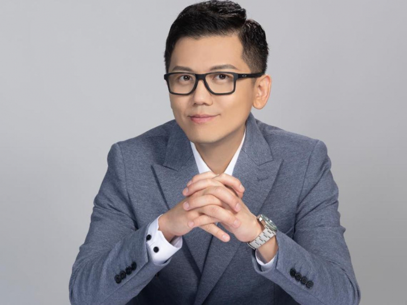 父親背債1200萬，清大電機碩士3年清債、35歲財富自由：「買下逢甲夜市整條街」法拍屋大叔給我的啟發