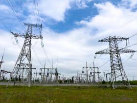 【圖解】AI推升用電需求，能源產業不只拚技術、資金，最大變數竟是「人」？能源轉型關鍵挑戰分析