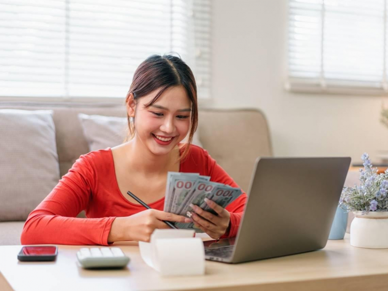 50歲的人最後悔一件事！沒有富爸媽，她20歲開始存退休金：「1個簡單心法」少奮鬥20年，40歲不再為錢工作