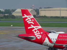 機長你累了嗎？亞航航班一降落、乘客看窗外傻眼大喊：這是金浦機場不是仁川欸…連空服員都愣住