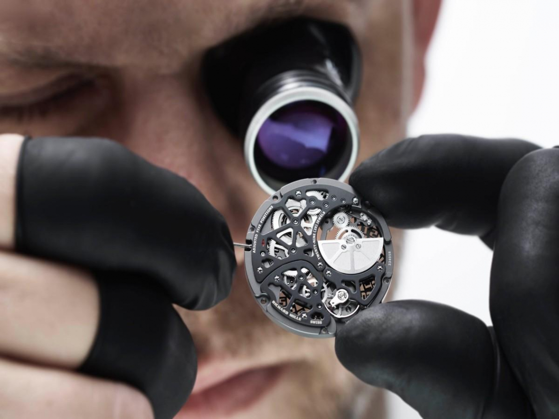 時尚，動靜皆宜 RM 33-03自動上鍊腕錶