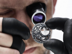 時尚，動靜皆宜 RM 33-03自動上鍊腕錶