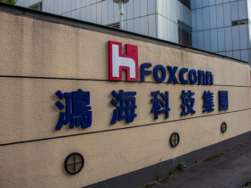 鴻海(2317)股價從112飆到200元，還能上車？股市獅公曝「安全買點」，還有這檔「沒漲到」的AI股：超標的誘人