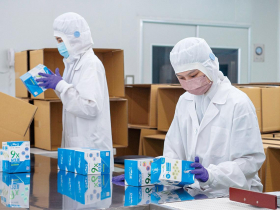 半年報低基期股》資訊服務商搭AI題材  保健、醫材股默默賺  獲利增、本益比仍低！這7檔有望補漲  