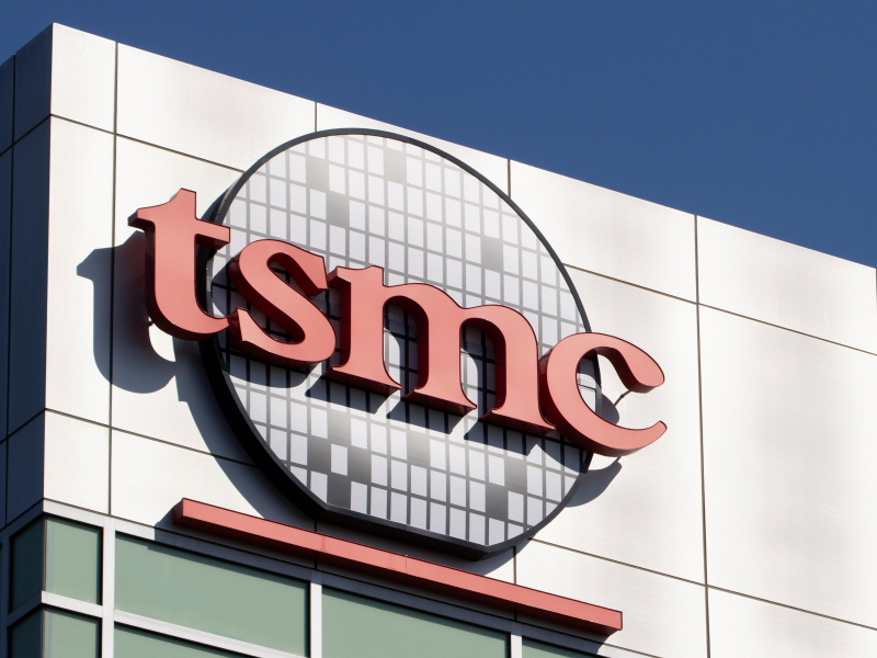 收購英特爾股權，還點名台積電！川普政府想當股東，魏哲家最後底線可能是這個