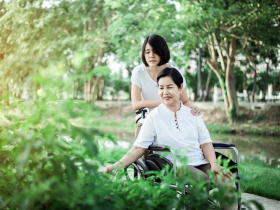 獨扛長照3年，送85歲母住安養院被批不孝！手足毀諾「要平分遺產」…她悔嘆：苦撐照護換來兄妹爭產