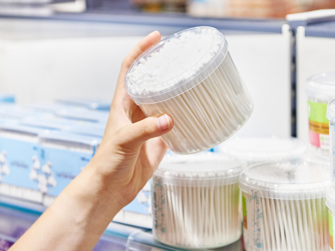 淘寶買480元棉花棒，她為何被關看守所再繳10萬罰鍰？衛生棉、隱形眼鏡也會抓？看懂跨境網購限制