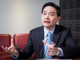 砸660萬買40張鴻海(2317)，1年大賺192萬秘訣「買了忘記它」！一堂139萬的理財課：認賠學到的3件事