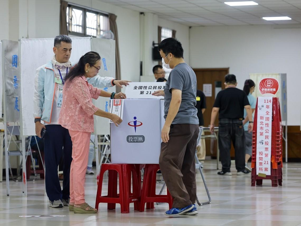 罷免、公投失利是選民疲勞？彭博：恐加深政治僵局，在野可能續擋2026政府預算、國防開支