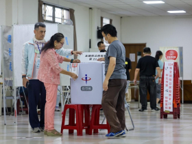 罷免、公投失利是選民疲勞？彭博：恐加深政治僵局，在野可能續擋2026政府預算、國防開支