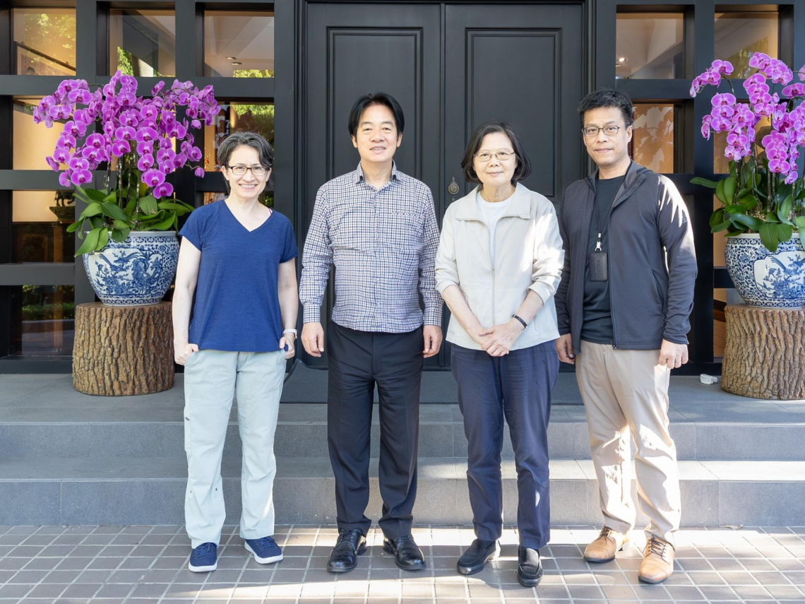 蔡英文親赴官邸為賴清德、蕭美琴打氣！「台灣只有一個」喊話支持執政團隊：為心愛的台灣努力