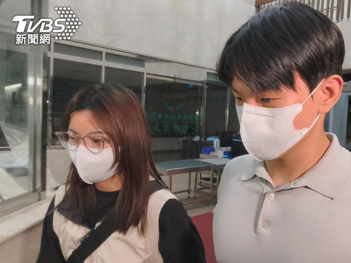 鄭亦麟涉貪聲押，母交保「大鑽戒」超顯眼！泓德能源總座百萬交保股價快跌停，府院態度曝光