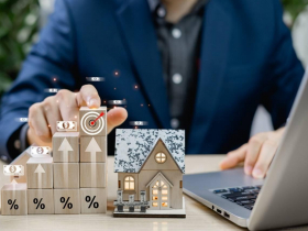 他56歲提早退休、每年200萬被動收入！沒本錢也能當包租公，上班族「投資房地產2秘訣」無痛躺賺一輩子