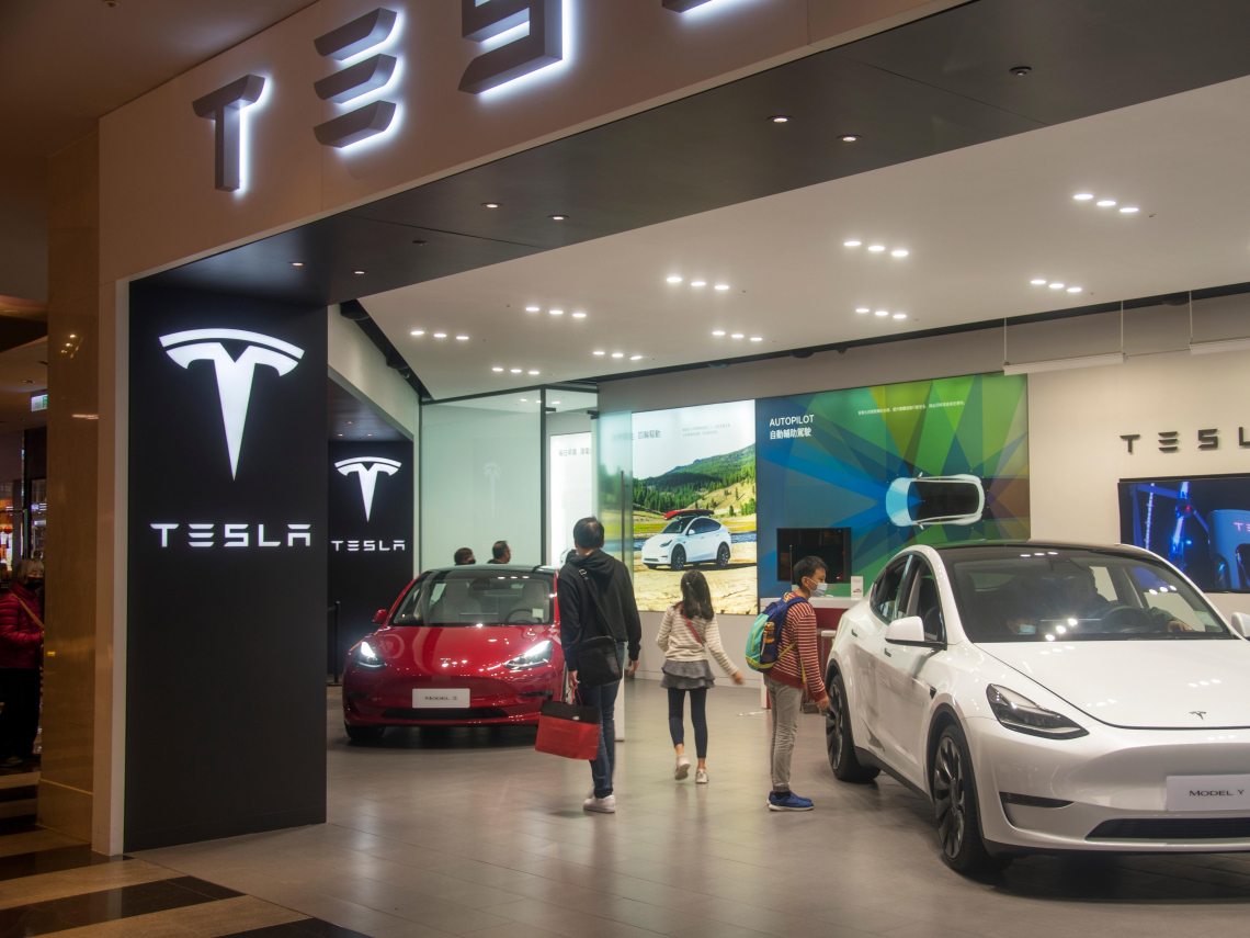 在等特斯拉降價？公司首度回應「關稅期待」：2款車型最高殺10萬元！Model S、Model X有優惠？