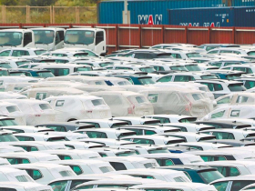 賓士、特斯拉…不等關稅了！車廠先降價再說，GLB先砍13萬，納智捷n7一口氣降16萬，還有誰加入戰場？