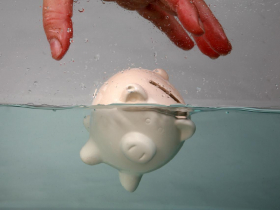 昔日富國變今日窮國？被福利過度壓垮，英法財政崩壞給台灣的啟示：普發現金1萬，要付出什麼代價