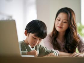 當家教月收入上看8萬，比一般上班族高！8成大學生搶兼職家教、平均月收1.3萬「每周8小時效率高」