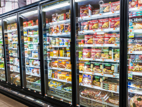 美國肉品業如何犧牲員工換取利潤？最終只換來一句「感謝你們讓食品店架上有貨」