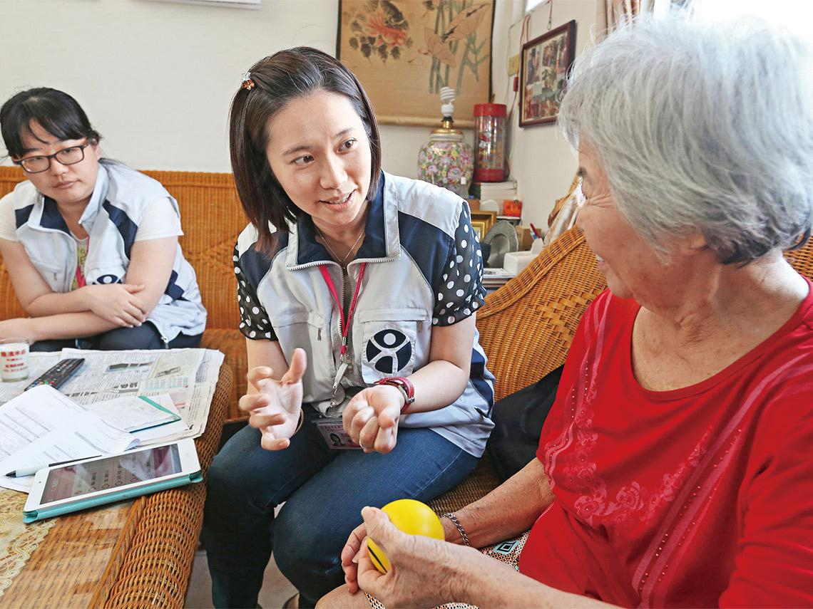 長照三．○上路在即  新案評估、舊案追蹤應接不暇　全國照專陷缺工危機  服務需求恐漏接