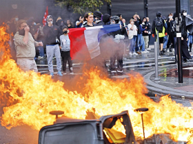 短短半月  從印尼、尼泊爾到英法都爆全國抗爭  債務飆、馬克宏落難  法國暴動警世劇