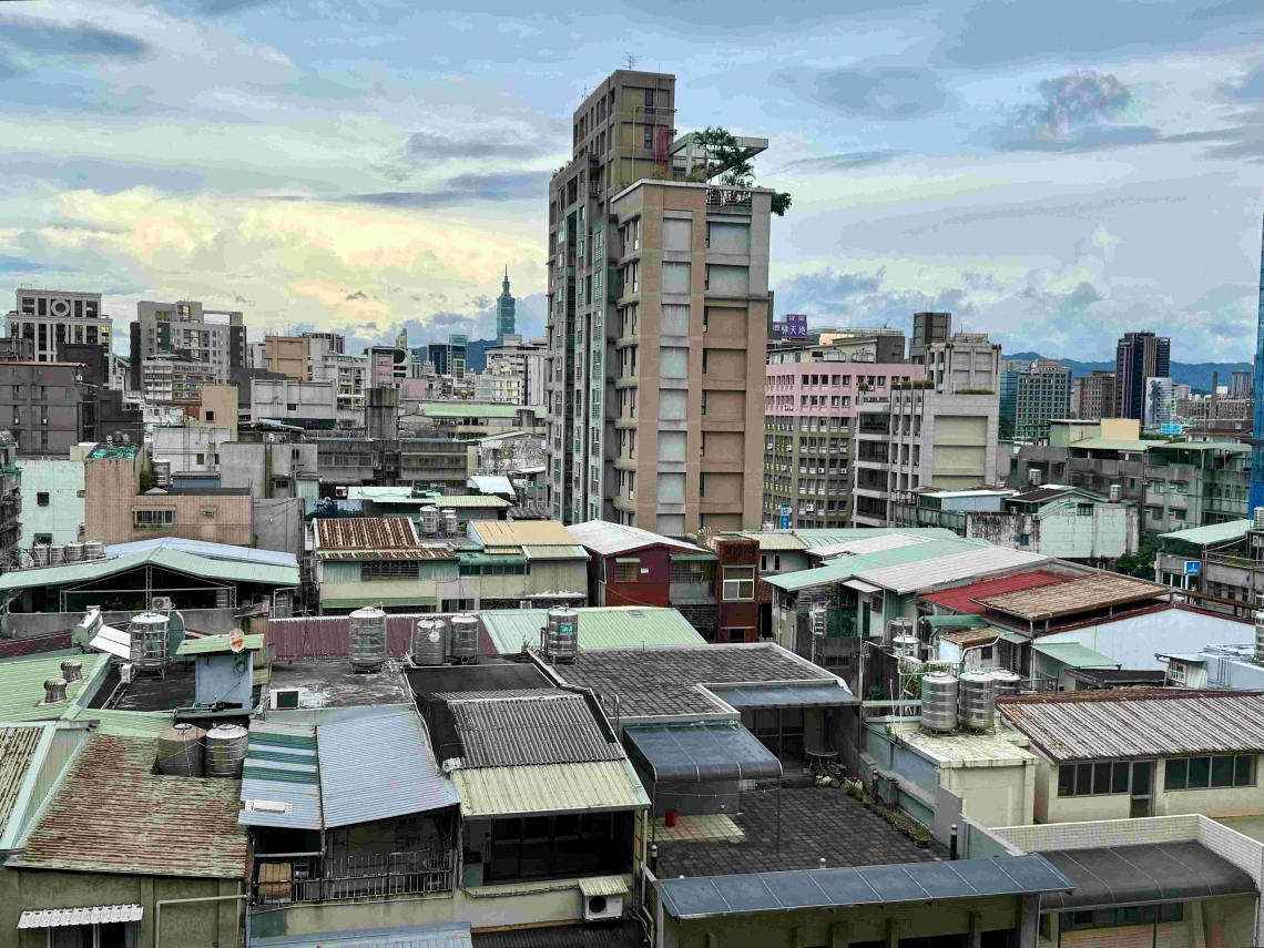 央行沒再開水龍頭，新聞稿埋伏筆…房仲：房貸荒民怨仍在、房市景氣低檔徘徊「看看12月是否有解」