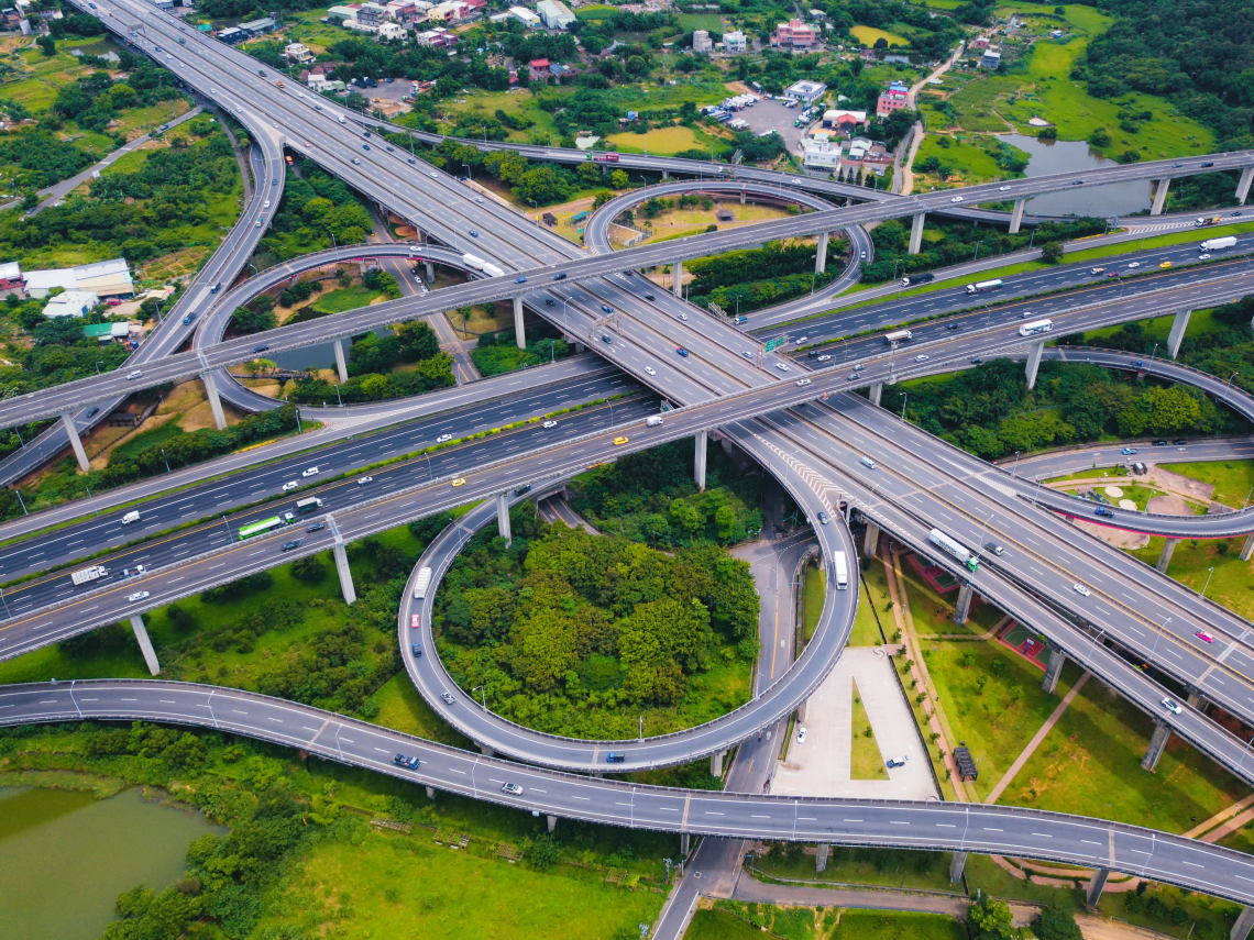 2025連假國道高乘載管制必知！國慶日暫停收費、優惠時段、匝道封閉、替代道路一次看