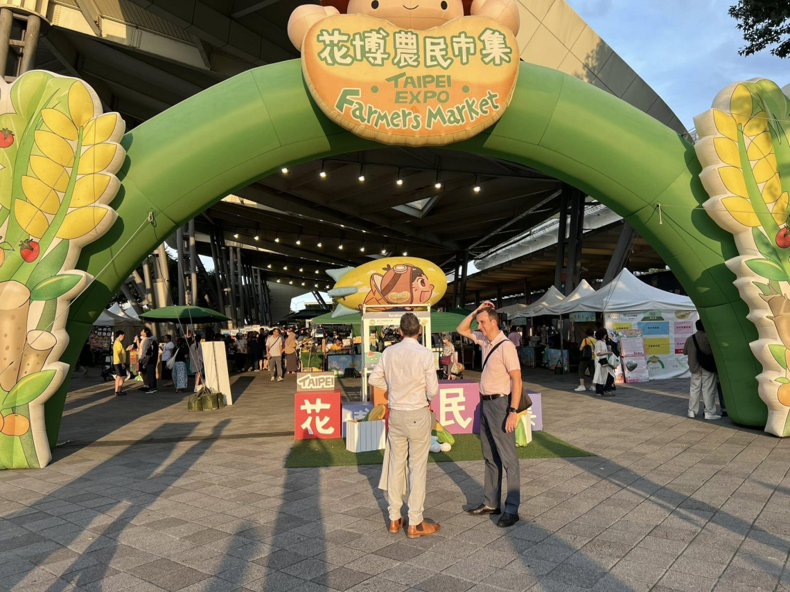 平常不逛街，「這邊」卻讓謝金河逛3遍！甘蔗、玉米、火龍果...小農巿集充滿台灣生命力