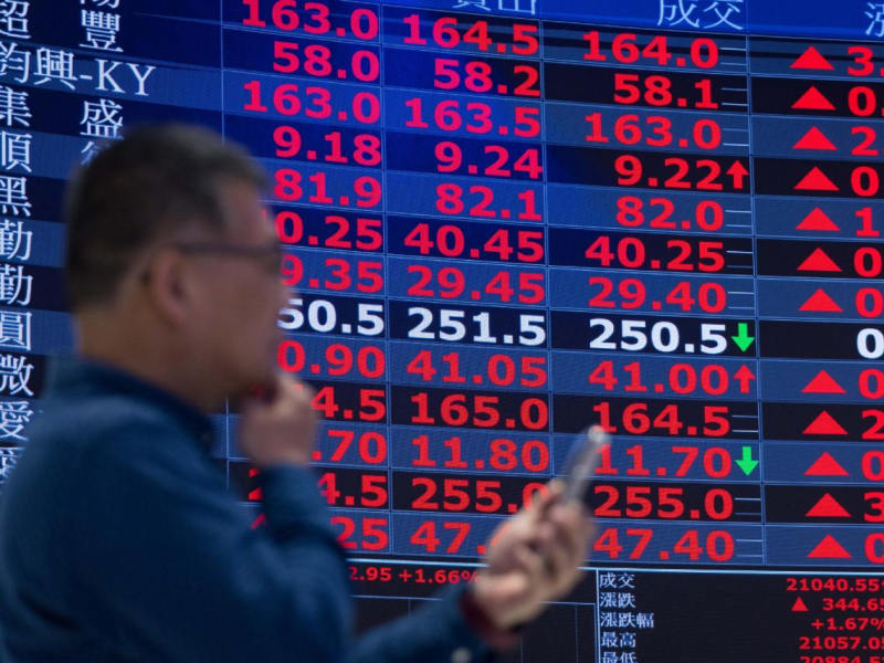 南亞科、華邦電只是前菜！3大訊號曝光，台股十月再噴2千點，華星光、上詮...揭密最強4檔主升股